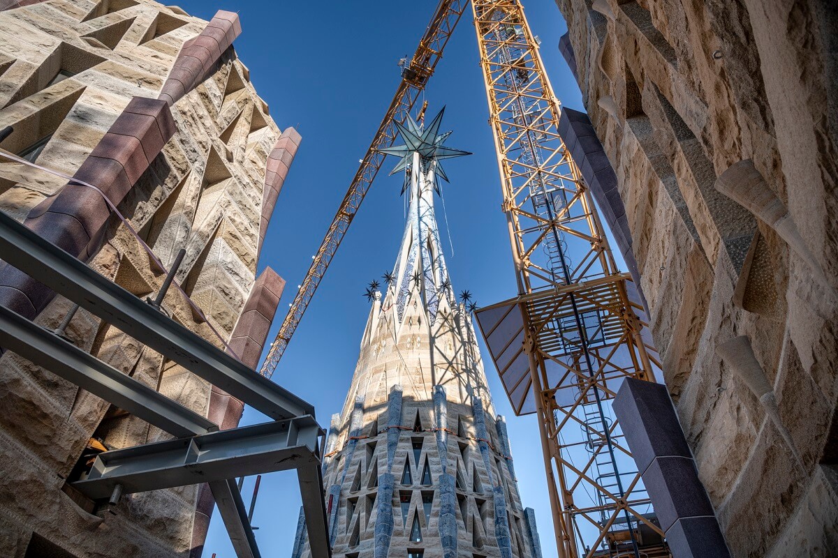 La estrella de la Sagrada Familia será protagonista en el nuevo alumbrado de  Paseo de Gracia