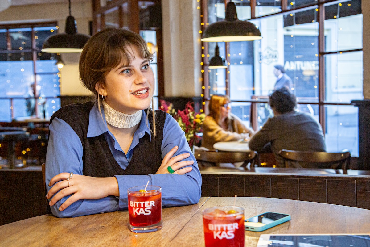 La actriz catalana Elisabet Casanovas en el Bar Antúnez. 